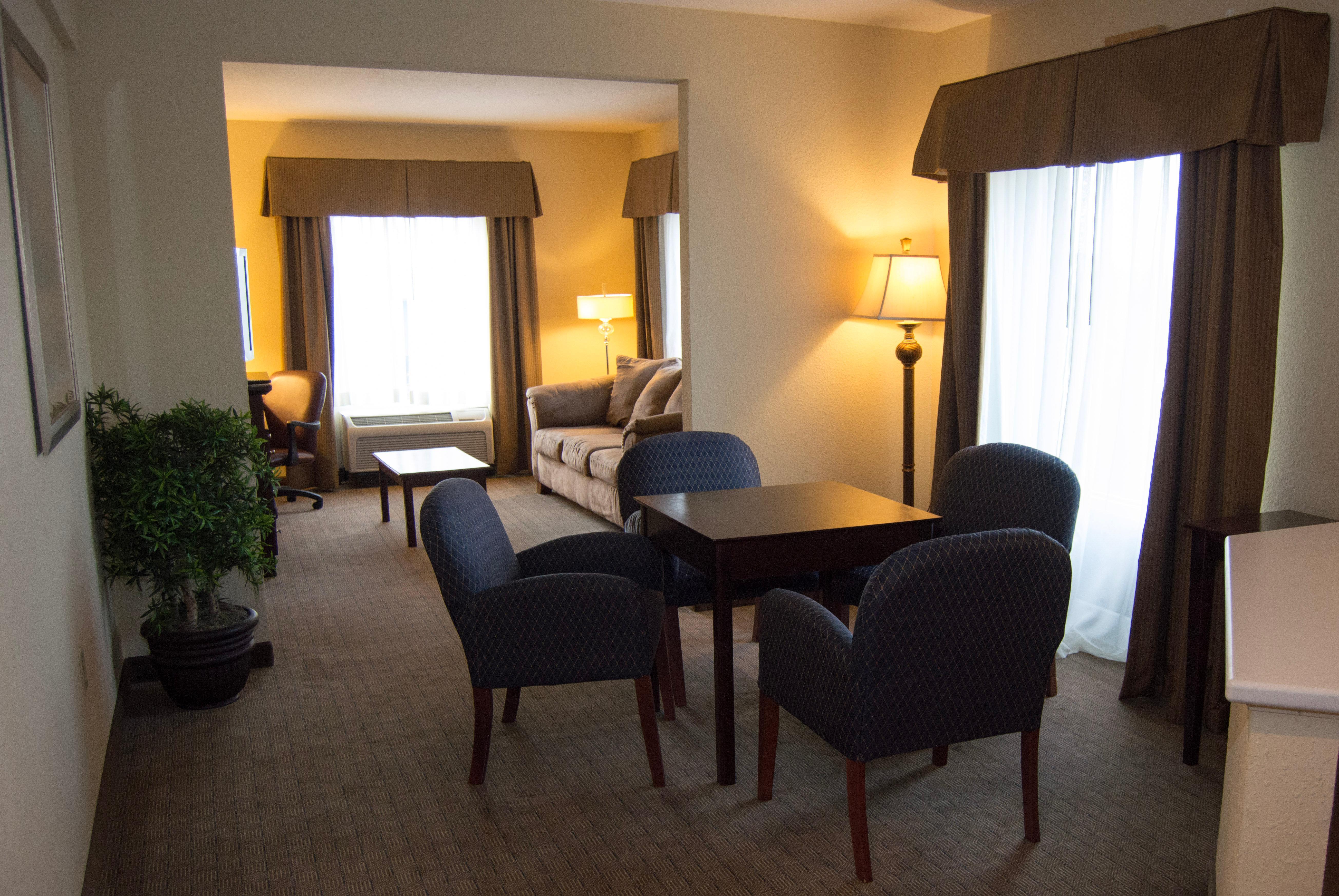 Holiday Inn Express Hotel & Suites Clearwater Us 19 North By Ihg Exterior foto