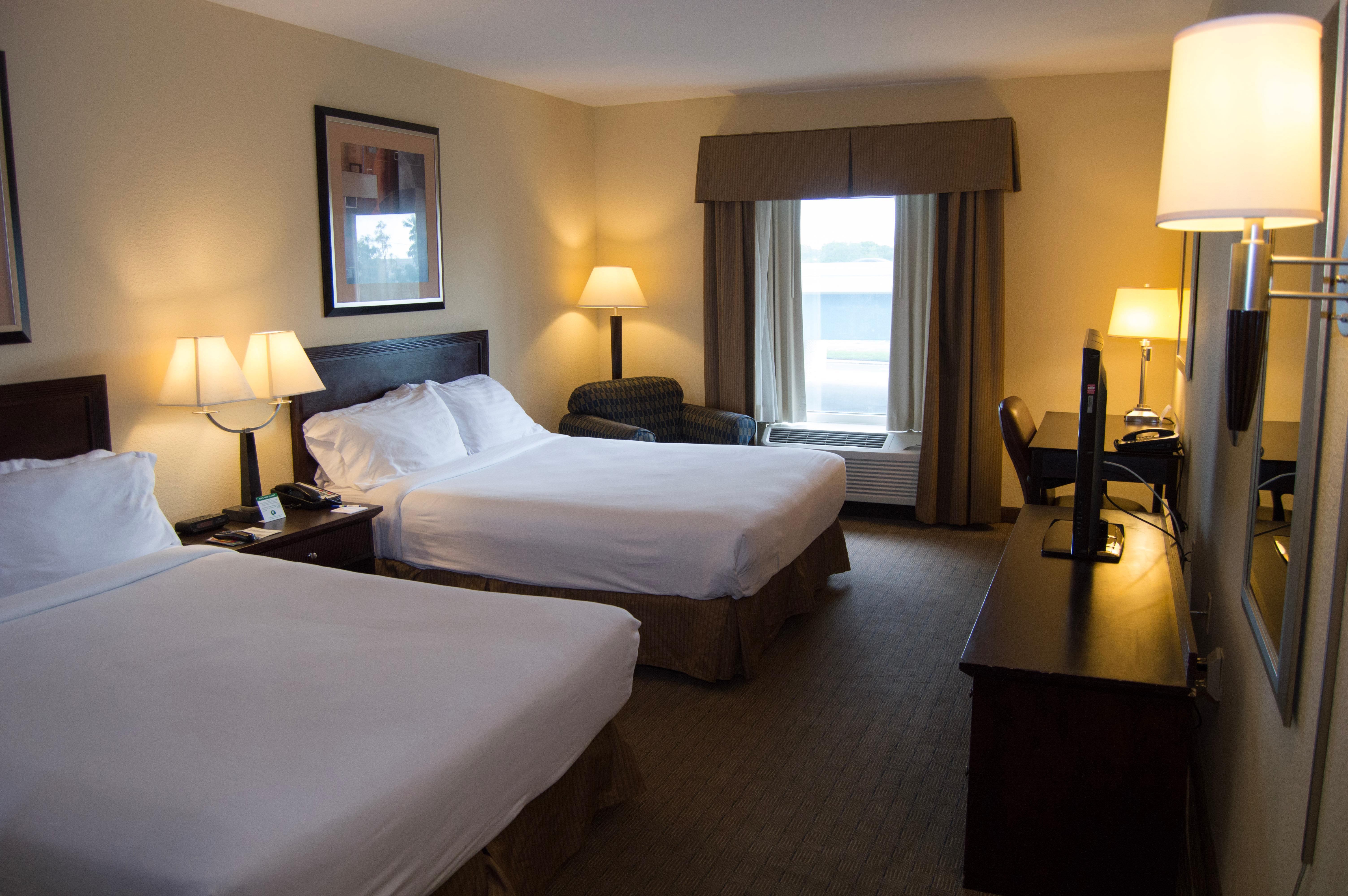 Holiday Inn Express Hotel & Suites Clearwater Us 19 North By Ihg Exterior foto