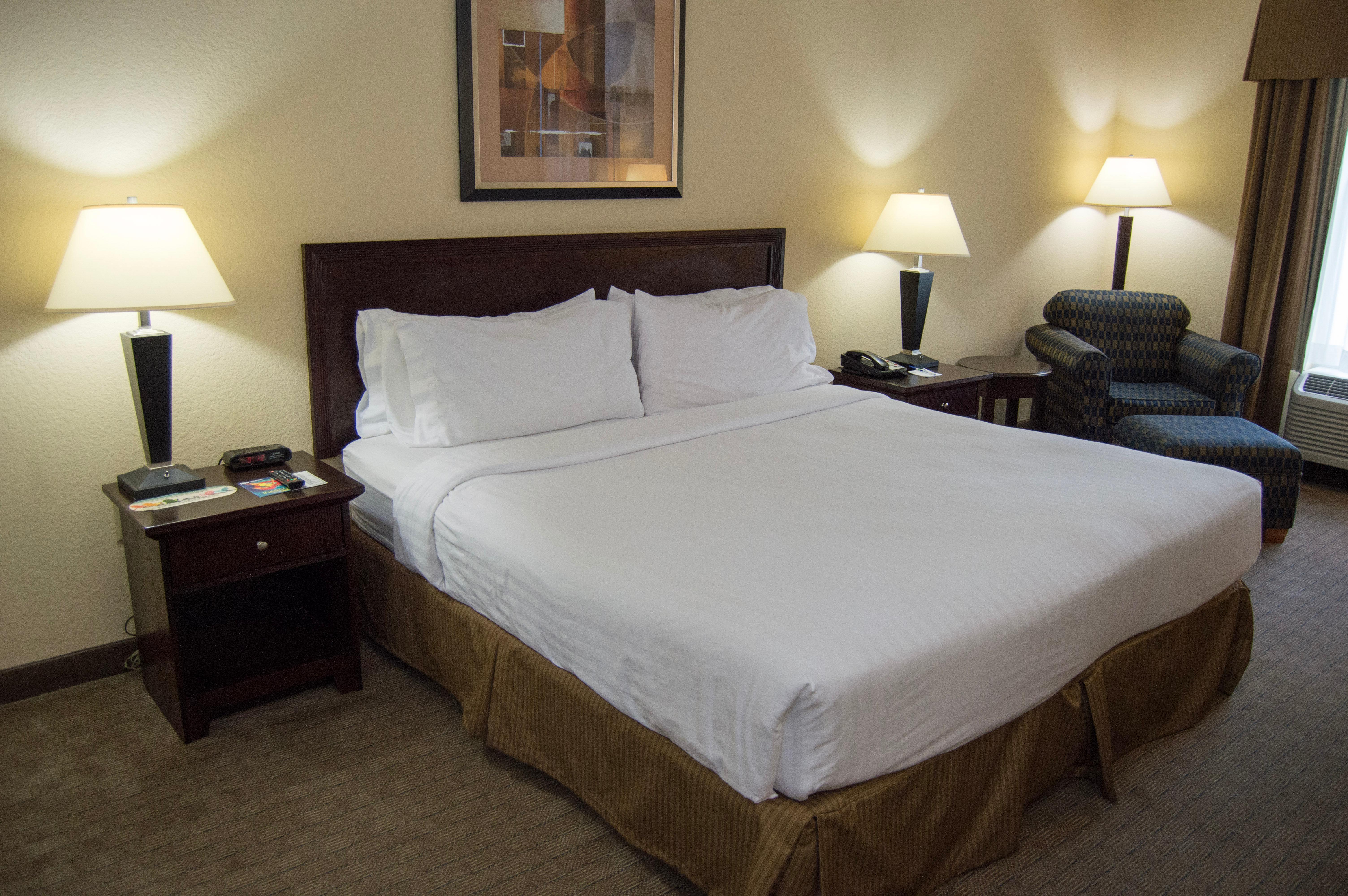 Holiday Inn Express Hotel & Suites Clearwater Us 19 North By Ihg Exterior foto