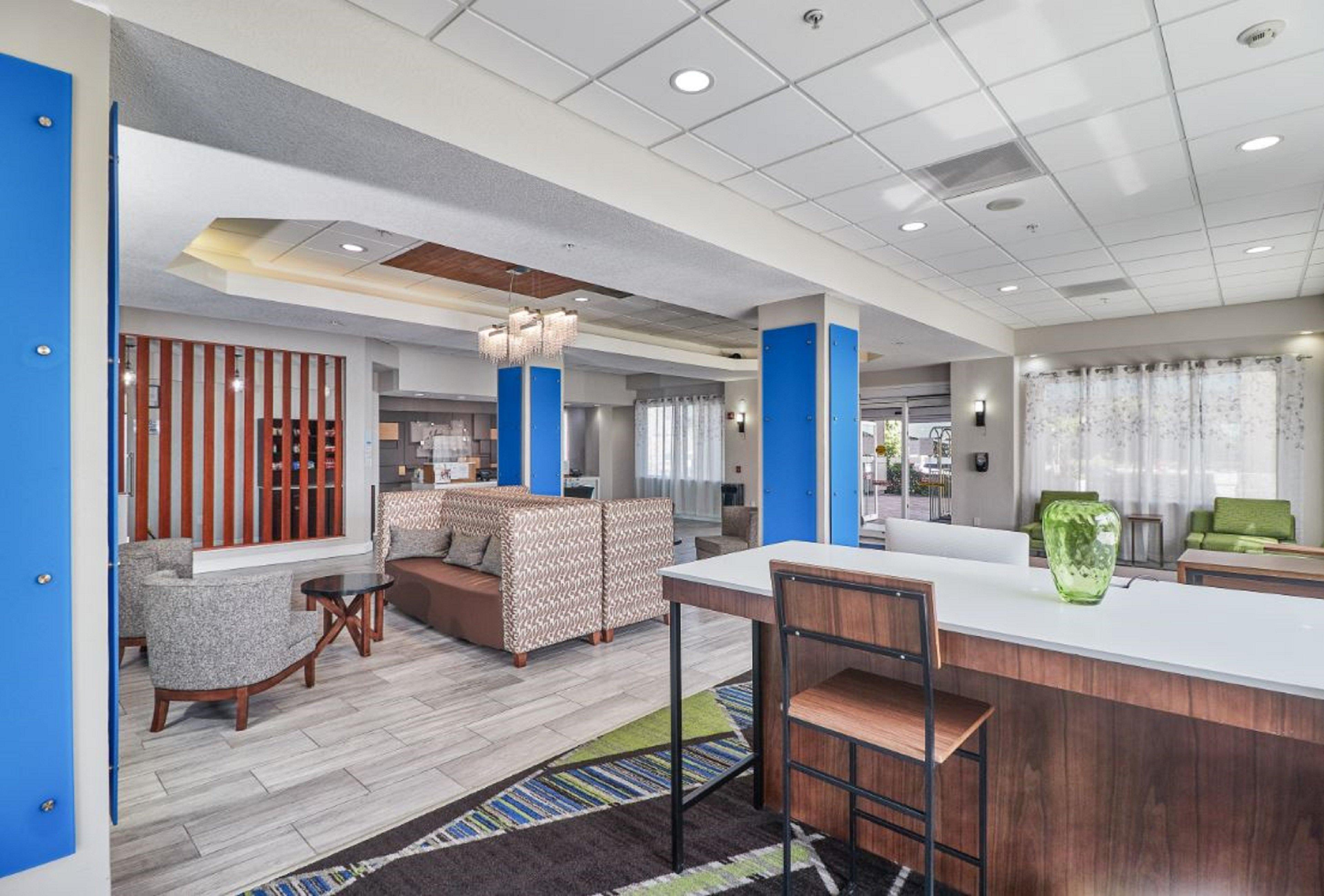 Holiday Inn Express Hotel & Suites Clearwater Us 19 North By Ihg Exterior foto