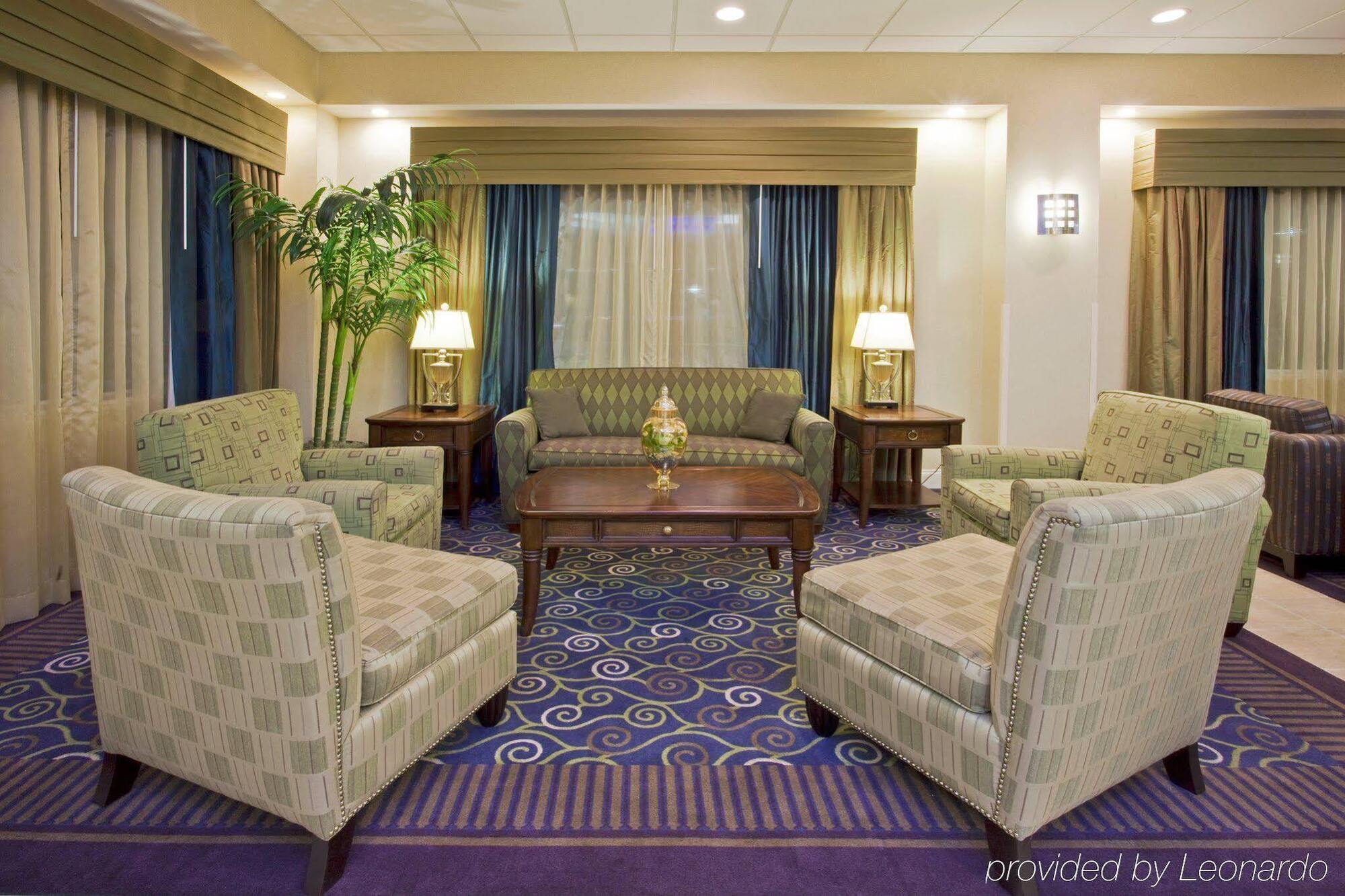 Holiday Inn Express Hotel & Suites Clearwater Us 19 North By Ihg Exterior foto